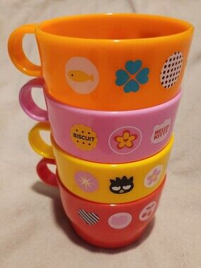 Sanrio 2008 Hello Kitty Badtz-Maru Chococat My Melody 4pc Cup Set & Case Y2K